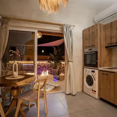Saint Zoe Luxury Apartment
