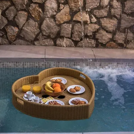 Saint Zoe Apartment *