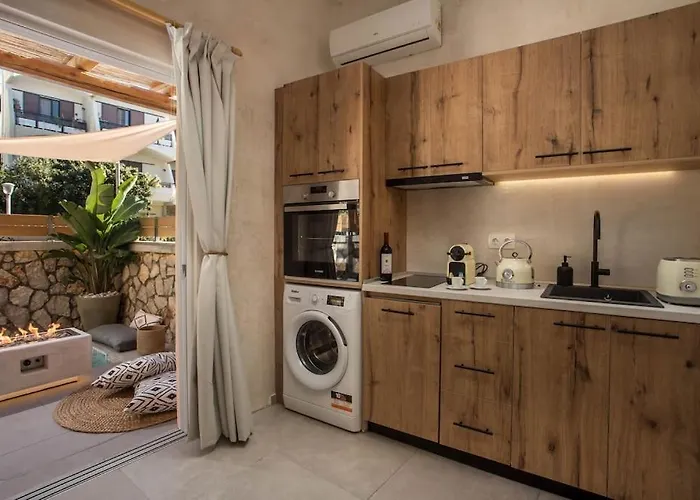 Saint Zoe Rhodes City