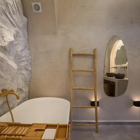 Saint Zoe Luxury *