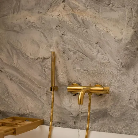 Saint Zoe Apartment *